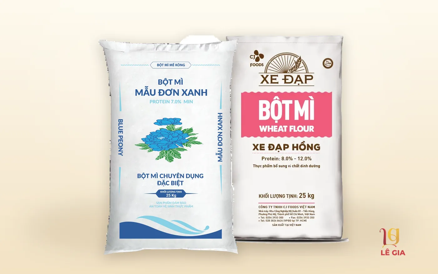Rây và trộn bột bánh bông lan đúng cách để bánh mịn, không chai